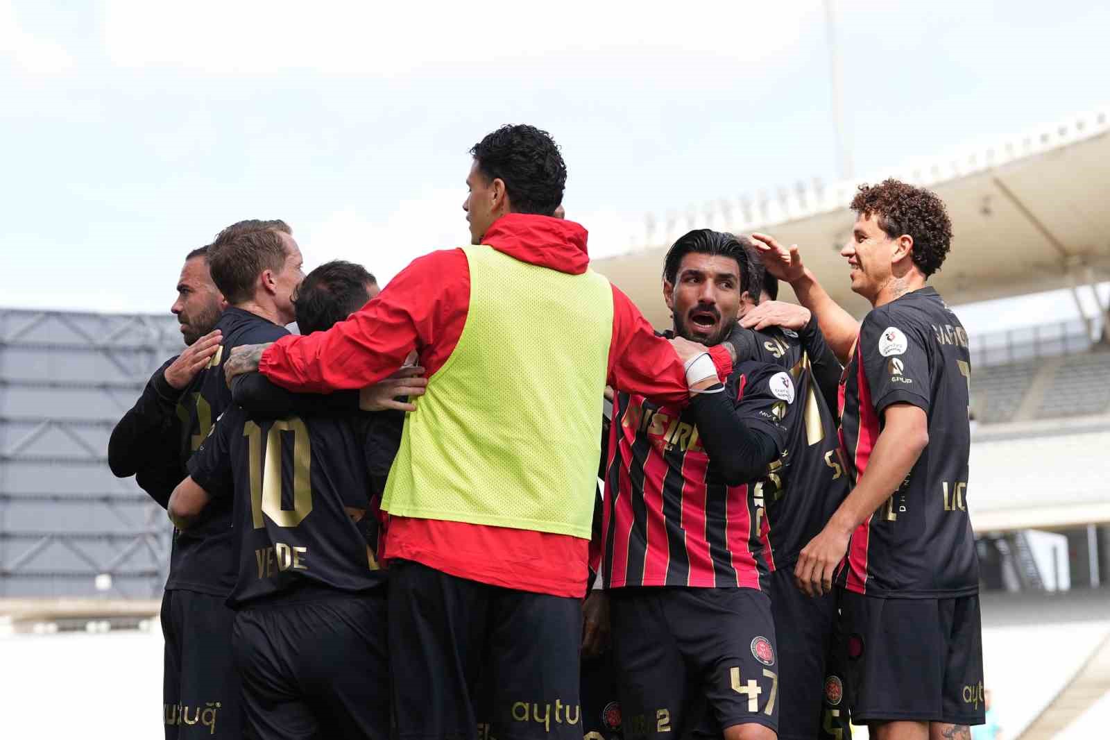 Trendyo Süper Lig: Fatih Karagümrük: 1 - Eyüpspor: 0 (Maç devam ediyor)
