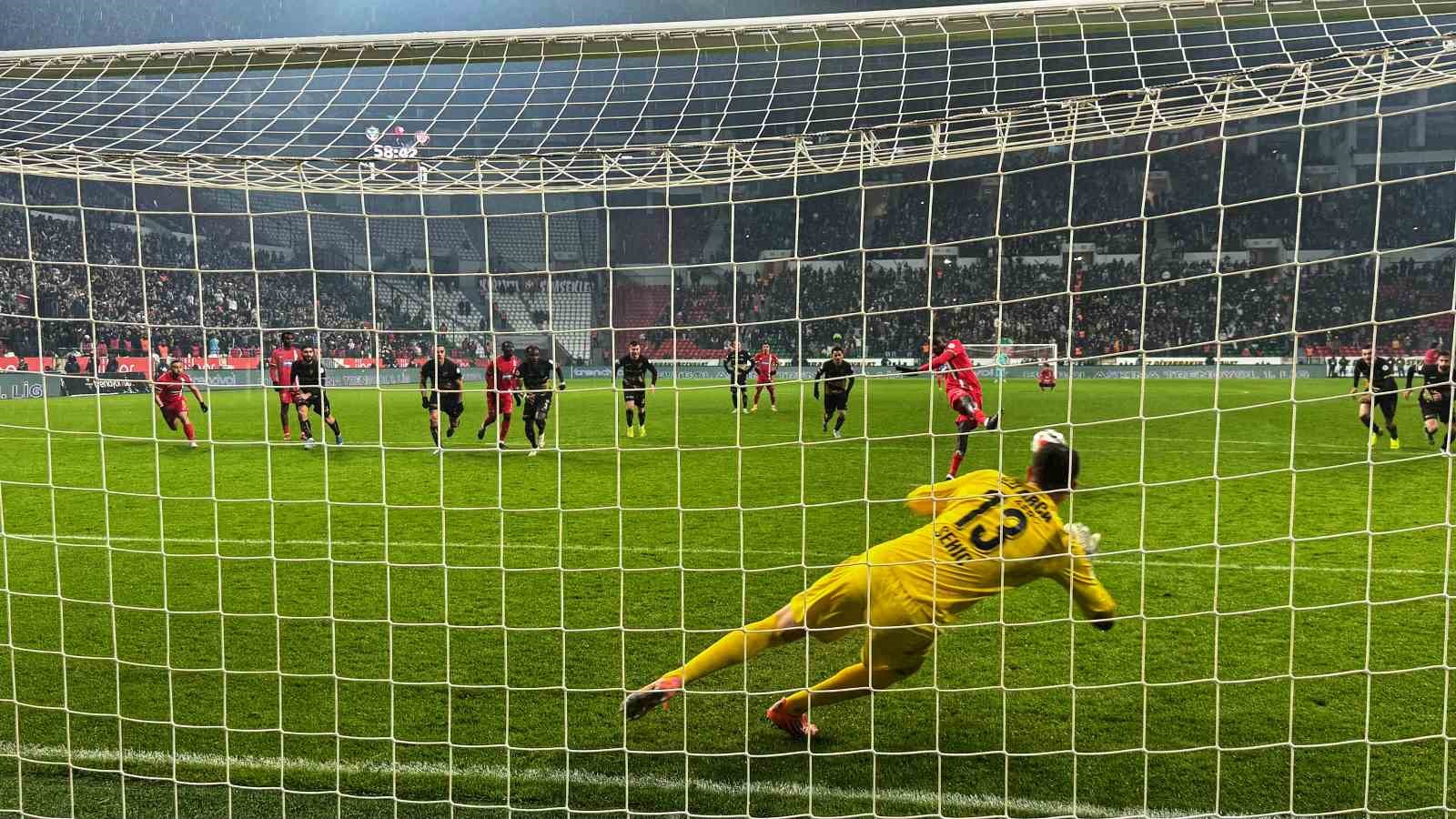 Trendyol 1. Lig: Amed Sportif Faaliyetler: 1 - Çorum FK: 0
Trendyol 1. Lig: Amed Sportif Faaliyetler: 1 - Çorum FK: 0