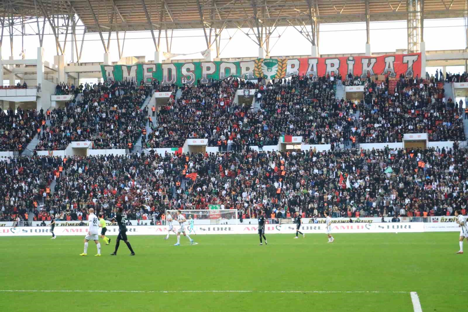 Trendyol 1. Lig: Amed Sportif Faaliyetler: 1 - Sakaryaspor: 1
Trendyol 1. Lig: Amed Sportif Faaliyetler: 1 - Sakaryaspor: 1