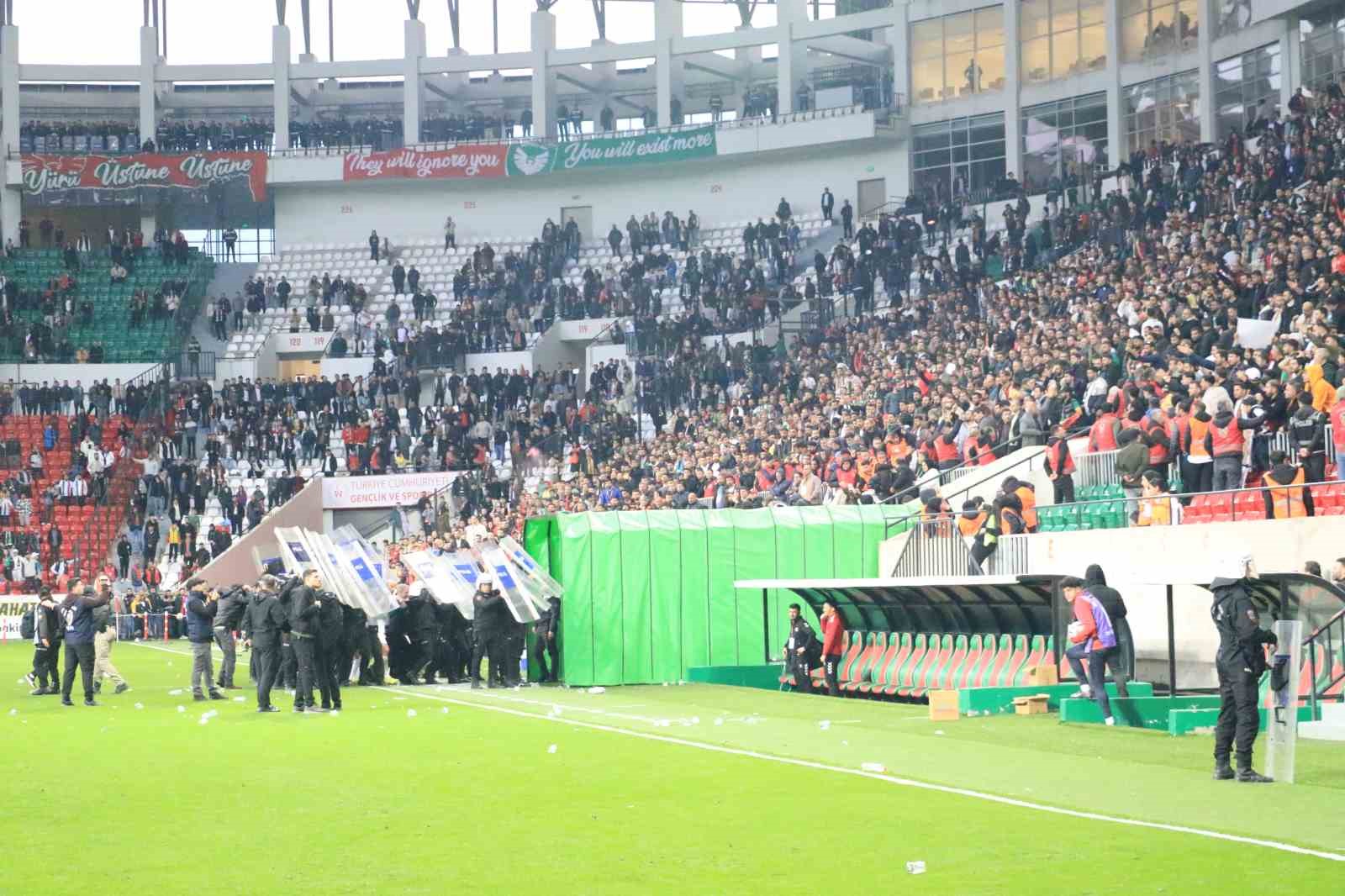 Trendyol 1. Lig: Amed Sportif Faaliyetler: 1 - Sakaryaspor: 1
Trendyol 1. Lig: Amed Sportif Faaliyetler: 1 - Sakaryaspor: 1