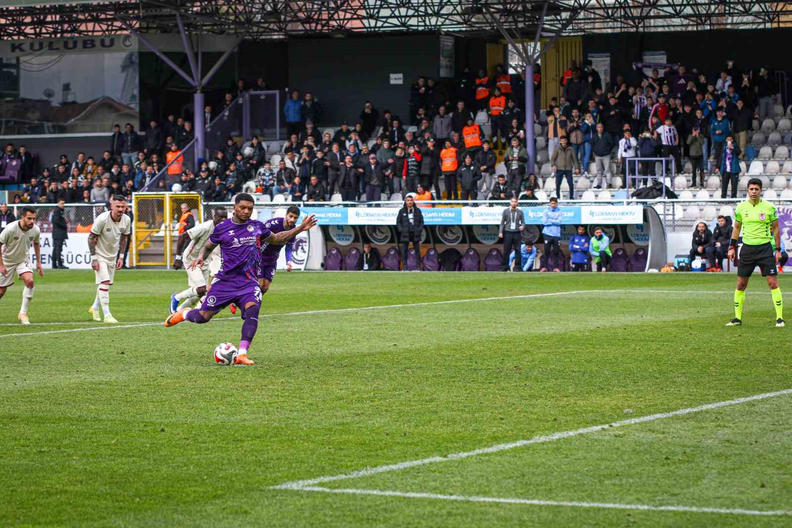 Trendyol 1. Lig: Ankara Keçiörengücü: 3 - Bandırmaspor: 1
