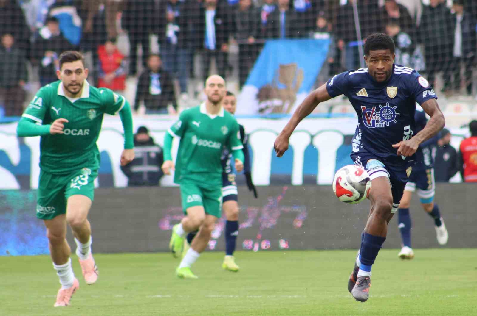 Trendyol 1. Lig: Erzurumspor FK: 2 - Iğdır FK: 1
Trendyol 1. Lig: Erzurumspor FK: 2 - Iğdır FK: 1