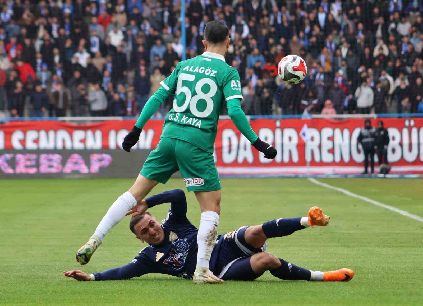 Trendyol 1. Lig: Erzurumspor FK: 2 - Iğdır FK: 1
Trendyol 1. Lig: Erzurumspor FK: 2 - Iğdır FK: 1