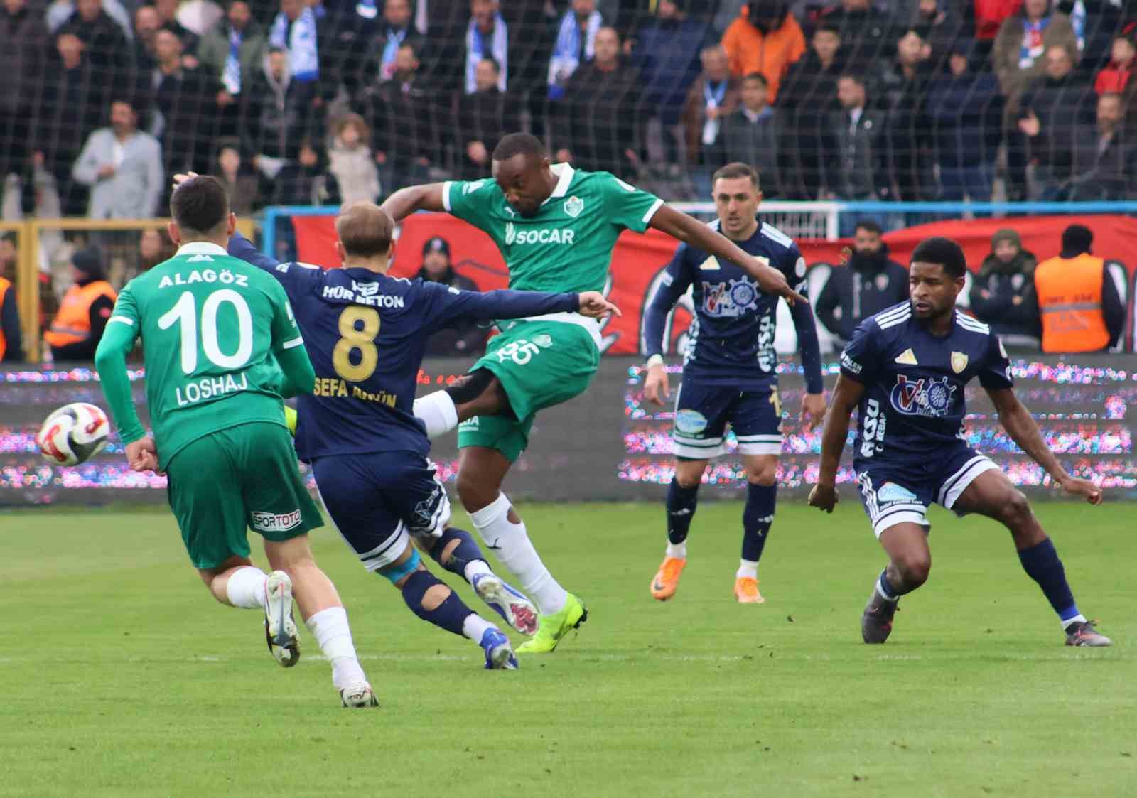 Trendyol 1. Lig: Erzurumspor FK: 2 - Iğdır FK: 1
Trendyol 1. Lig: Erzurumspor FK: 2 - Iğdır FK: 1