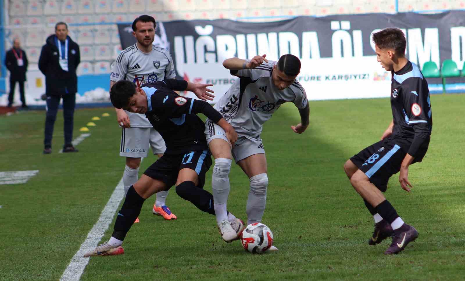 Trendyol 1. Lig: Erzurumspor FK: 7 - Adana Demirspor: 0
Trendyol 1. Lig: Erzurumspor FK: 7 - Adana Demirspor: 0