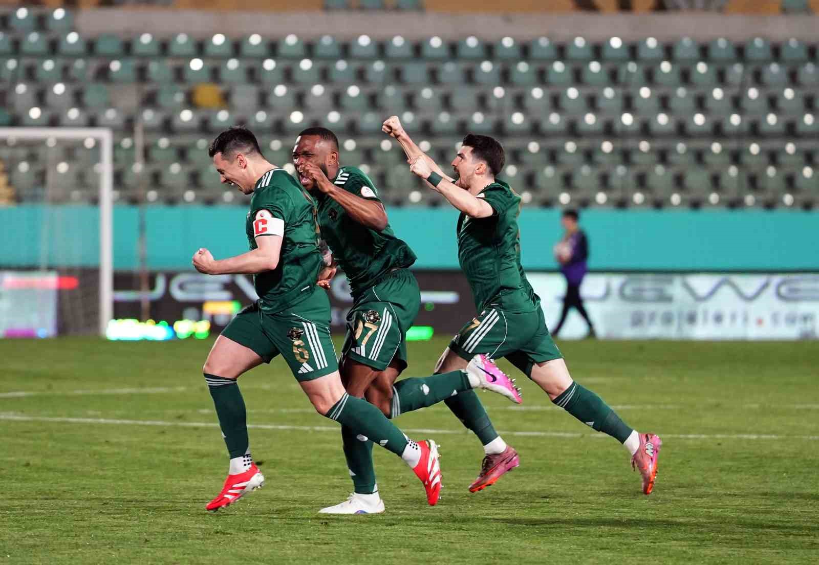 Trendyol 1. Lig: Esenler Erokspor: 1 - Amed Sportif Faaliyetler: 1
