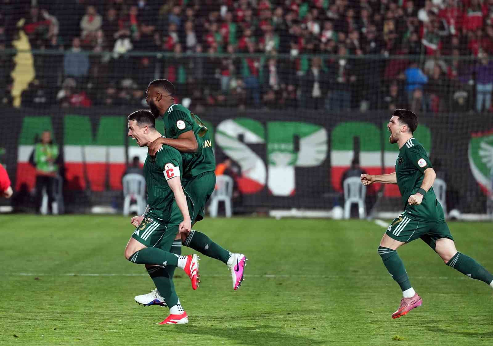 Trendyol 1. Lig: Esenler Erokspor: 1 - Amed Sportif Faaliyetler: 1
