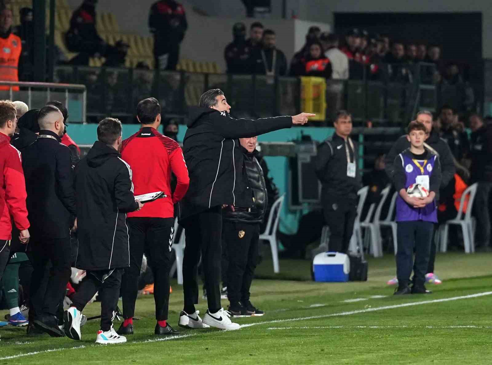 Trendyol 1. Lig: Esenler Erokspor: 1 - Amed Sportif Faaliyetler: 1
