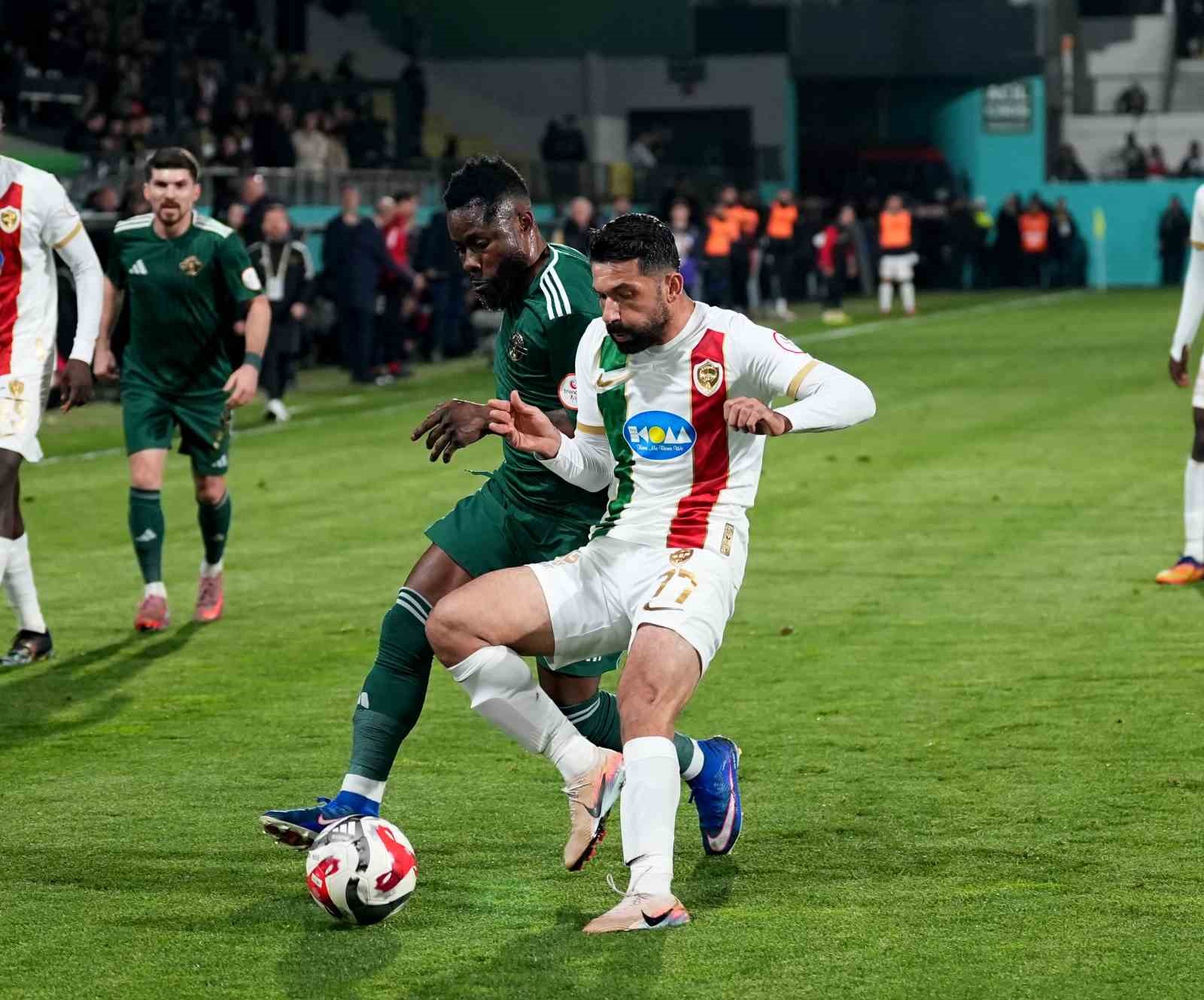 Trendyol 1. Lig: Esenler Erokspor: 1 - Amed Sportif Faaliyetler: 1
