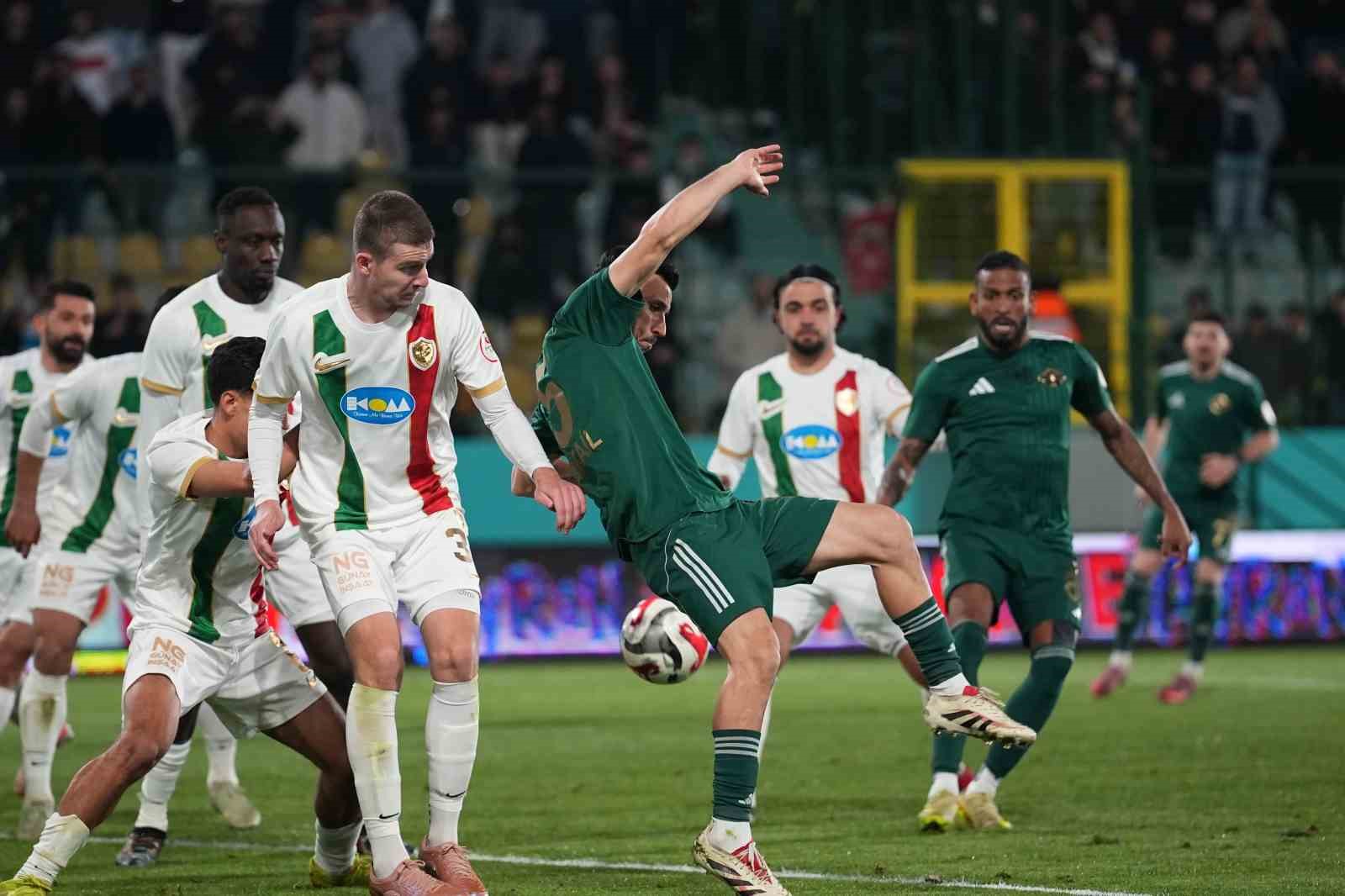 Trendyol 1. Lig: Esenler Erokspor: 1 - Amed Sportif Faaliyetler: 1
