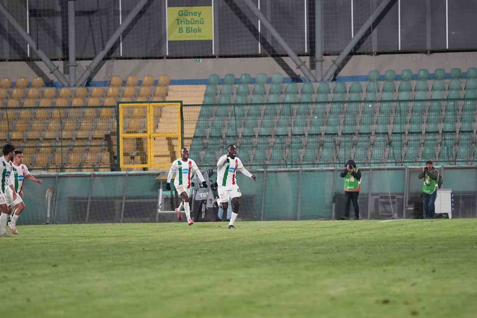 Trendyol 1. Lig: Esenler Erokspor: 1 - Amed Sportif Faaliyetler: 1
