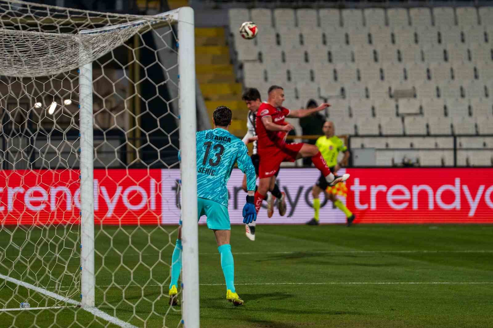 Trendyol 1. Lig: Manisa FK: 0 - Çorum FK: 1

