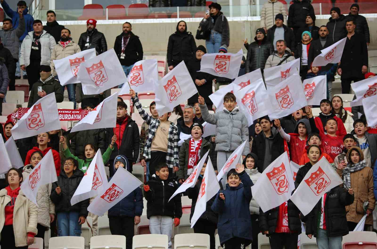Trendyol 1. Lig: Özbelsan Sivasspor: 0 - Erzurumspor FK: 2
