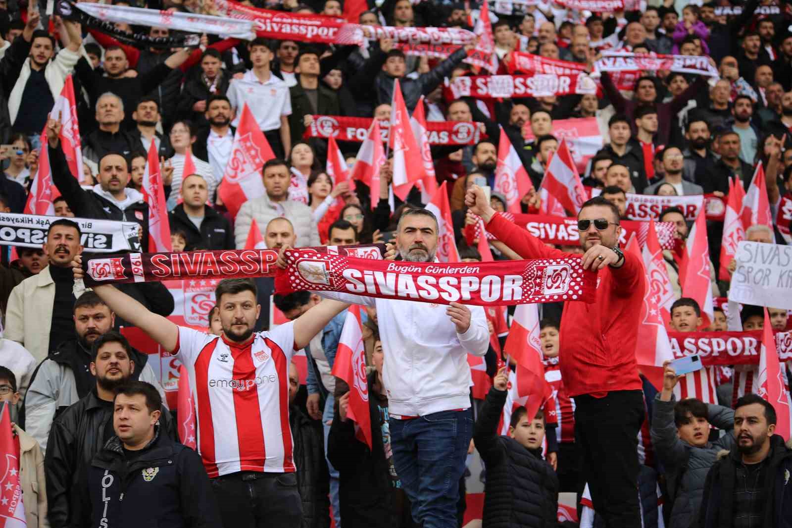 Trendyol 1. Lig: Özbelsan Sivasspor: 1 - Esenler Erokspor: 3
