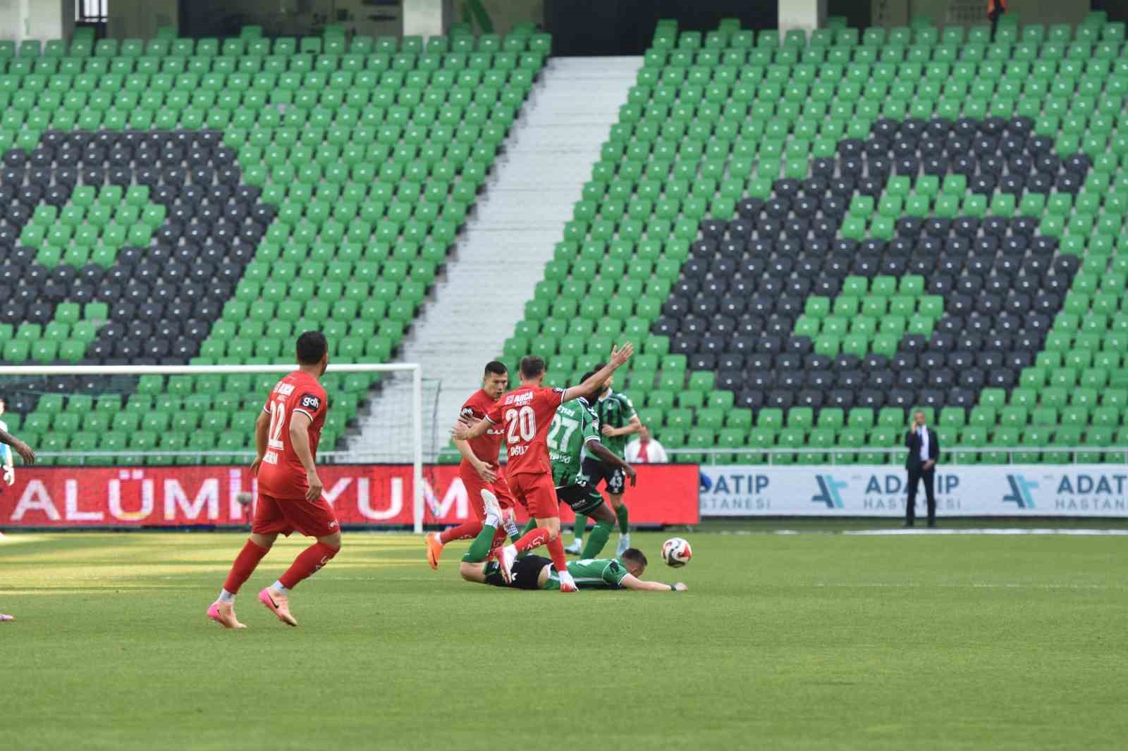 Trendyol 1. Lig: Sakaryaspor: 0 - Çorum FK: 4
