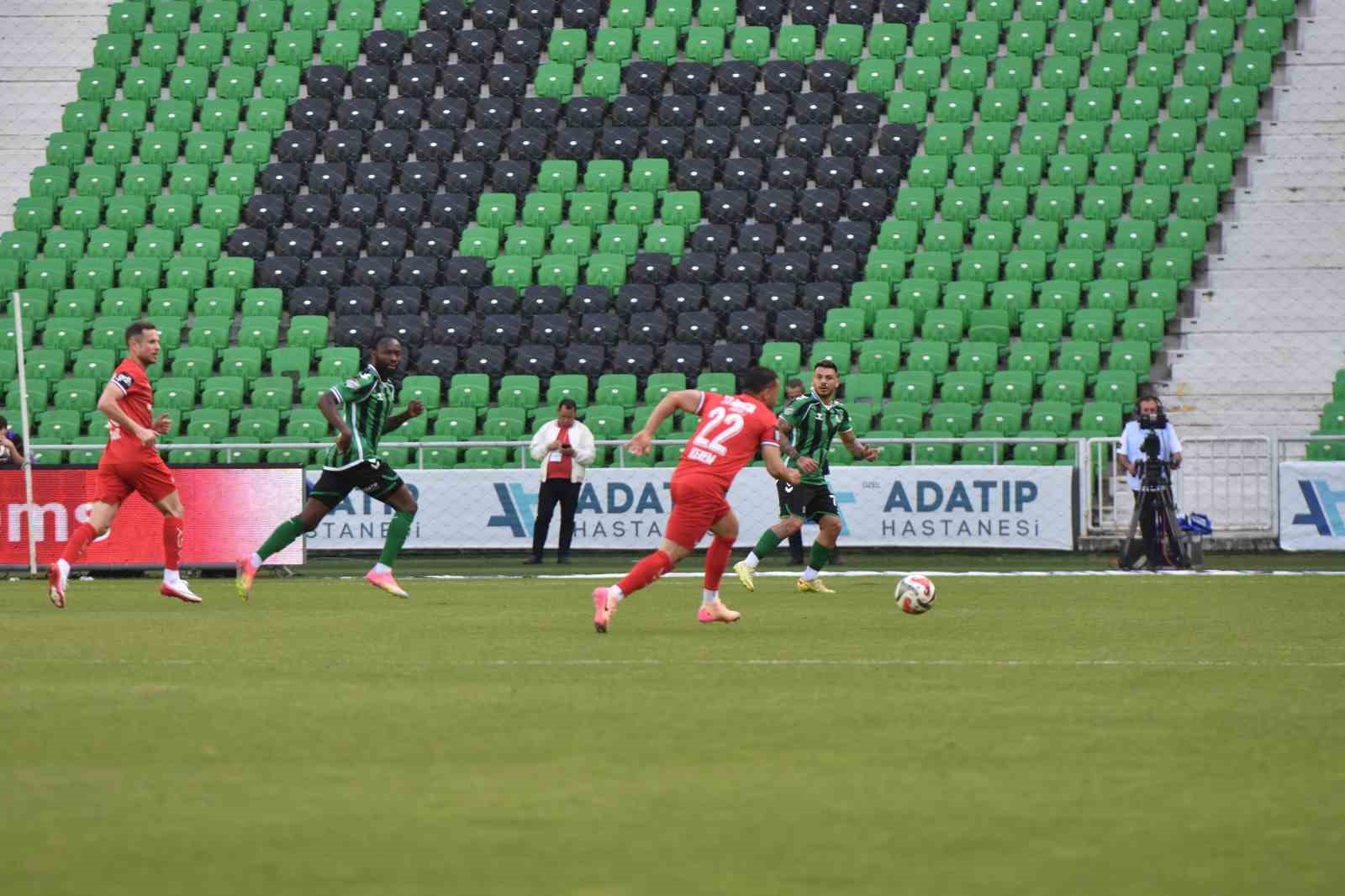 Trendyol 1. Lig: Sakaryaspor: 0 - Çorum FK: 4
