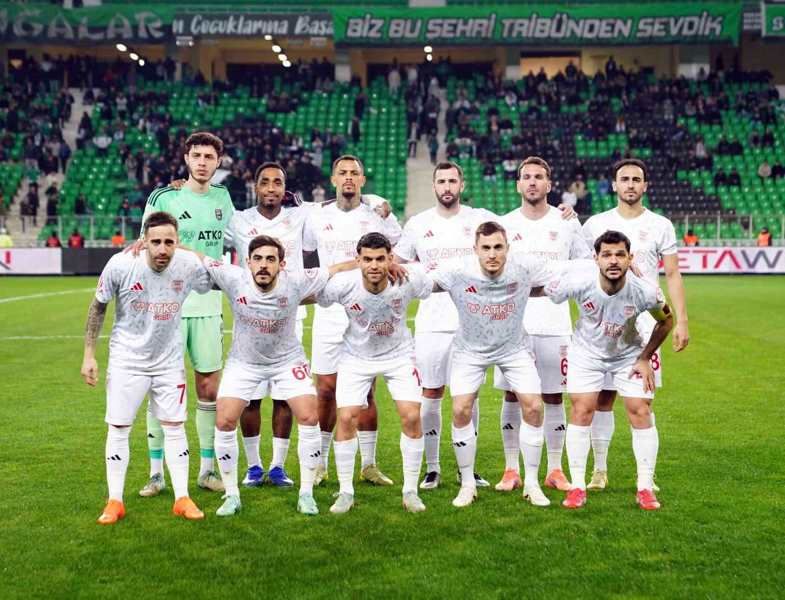 Trendyol 1. Lig: Sakaryaspor: 0 - Pendikspor : 2
Trendyol 1. Lig: Sakaryaspor: 0 - Pendikspor : 2