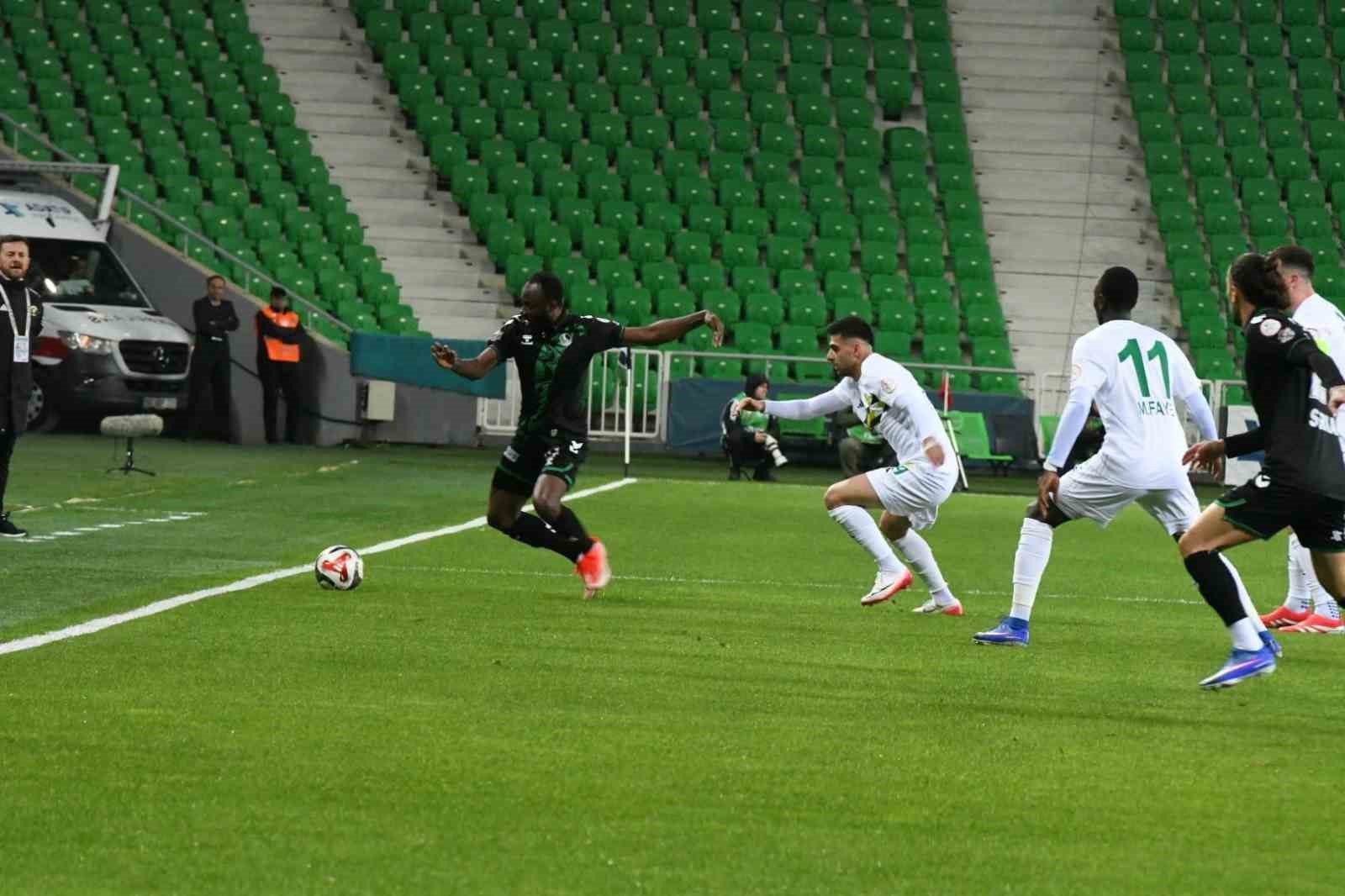 Trendyol 1. Lig: Sakaryaspor: 1 - Esenler Erokspor: 2
