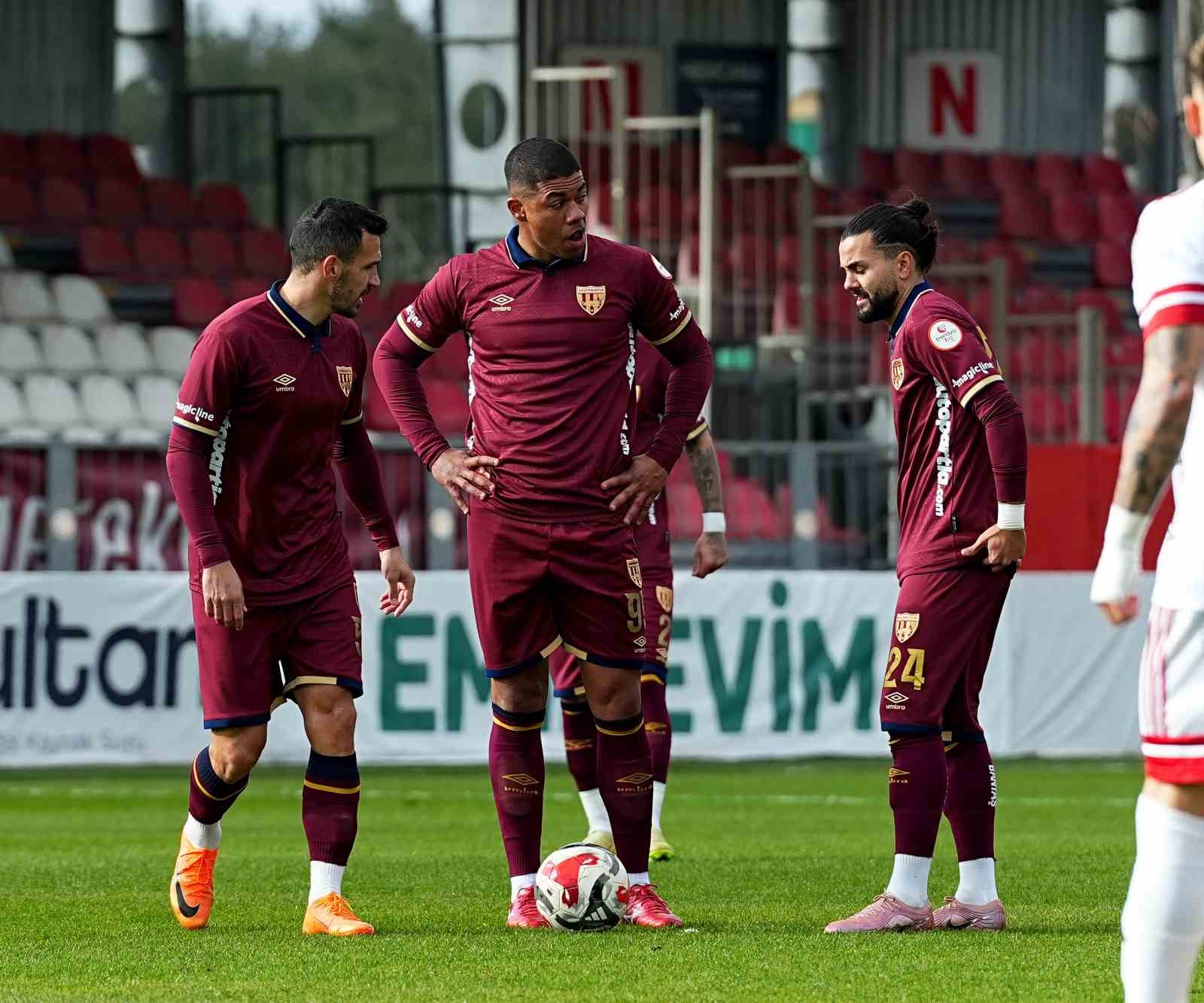 Trendyol 1. Lig: Ümraniyespor: 1 - Bandırmaspor: 2
Trendyol 1. Lig: Ümraniyespor: 1 - Bandırmaspor: 2