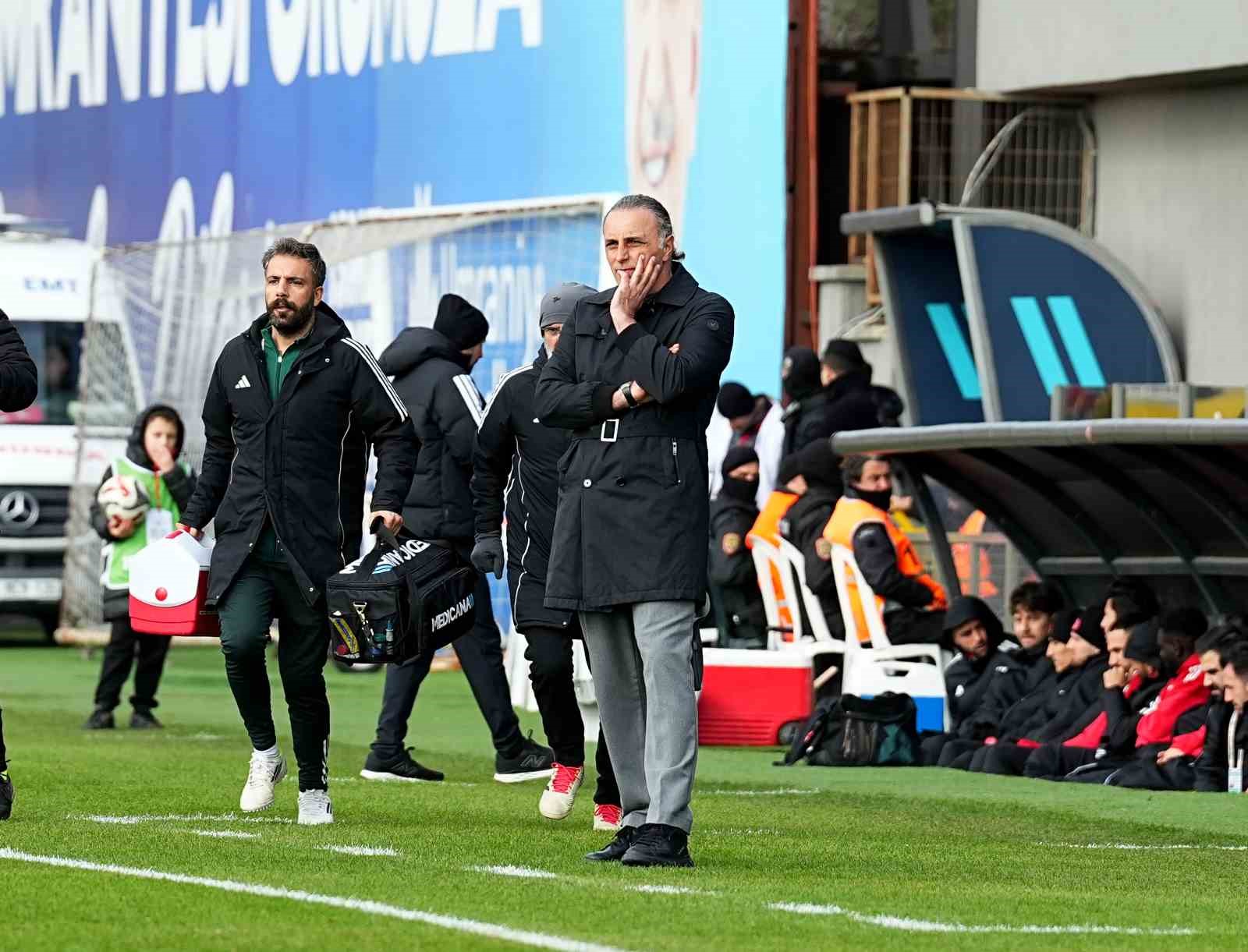 Trendyol 1. Lig: Ümraniyespor: 1 - Bandırmaspor: 2
Trendyol 1. Lig: Ümraniyespor: 1 - Bandırmaspor: 2