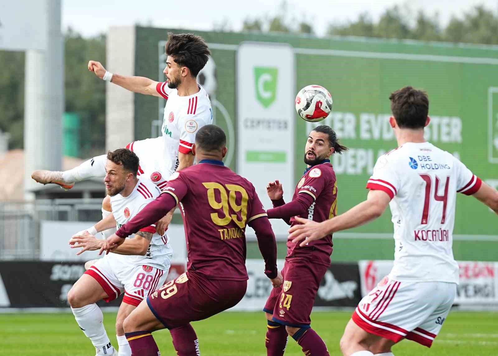 Trendyol 1. Lig: Ümraniyespor: 1 - Bandırmaspor: 2
Trendyol 1. Lig: Ümraniyespor: 1 - Bandırmaspor: 2