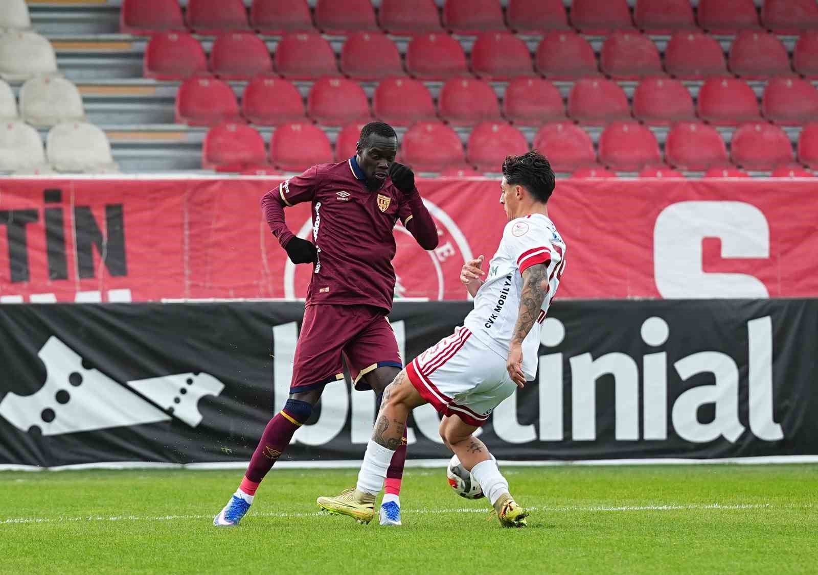 Trendyol 1. Lig: Ümraniyespor: 1 - Bandırmaspor: 2
Trendyol 1. Lig: Ümraniyespor: 1 - Bandırmaspor: 2