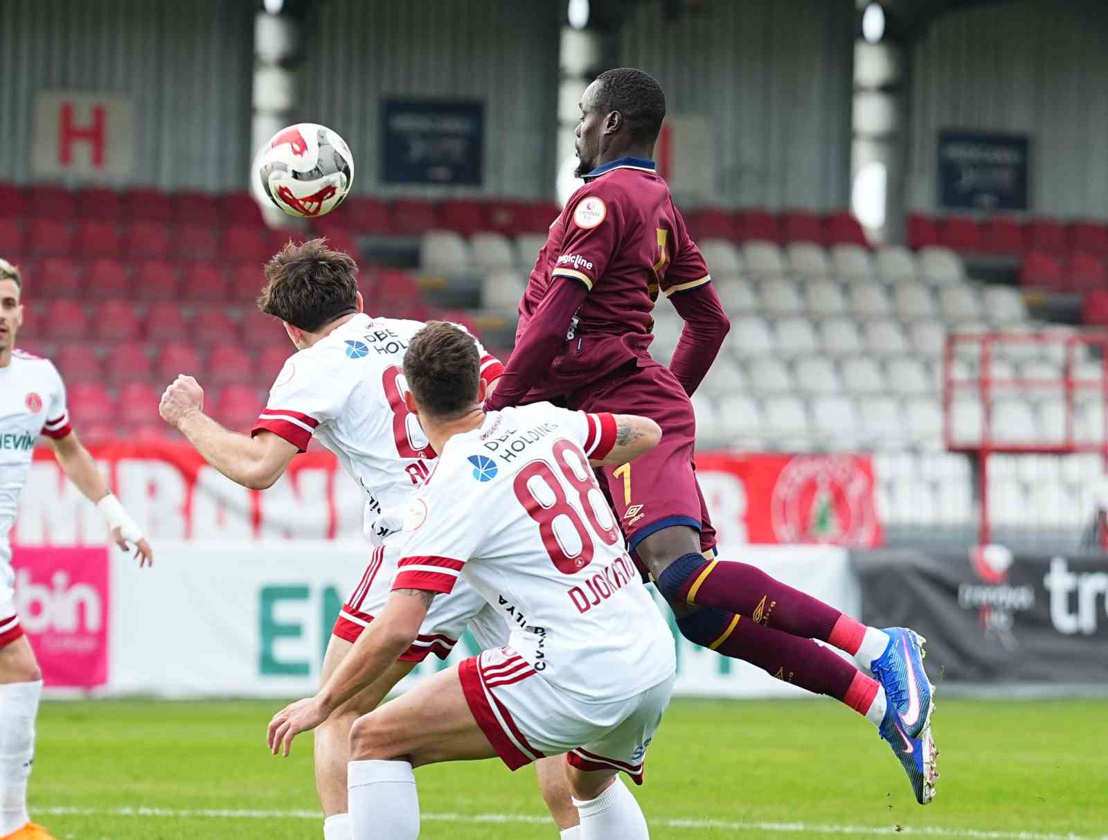 Trendyol 1. Lig: Ümraniyespor: 1 - Bandırmaspor: 2
Trendyol 1. Lig: Ümraniyespor: 1 - Bandırmaspor: 2