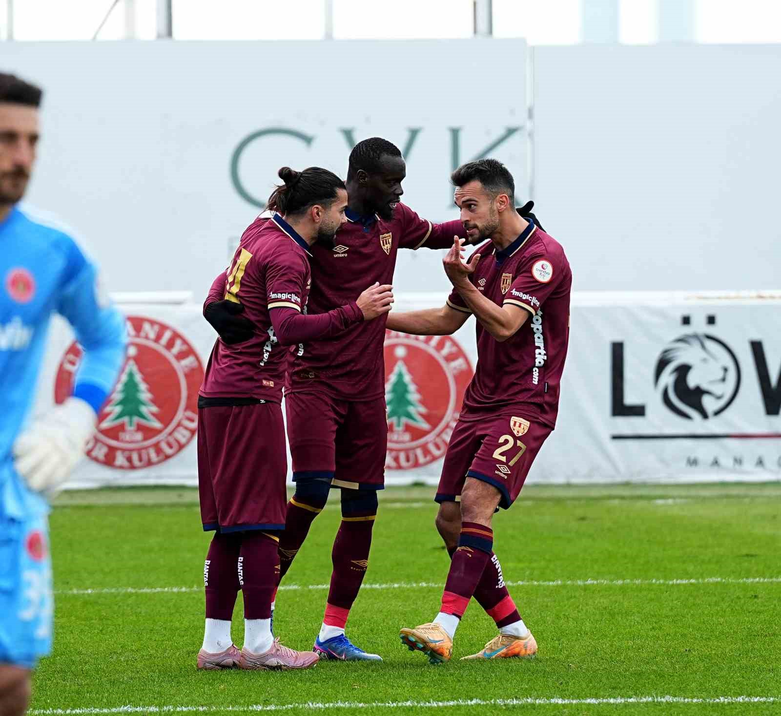 Trendyol 1. Lig: Ümraniyespor: 1 - Bandırmaspor: 2
Trendyol 1. Lig: Ümraniyespor: 1 - Bandırmaspor: 2