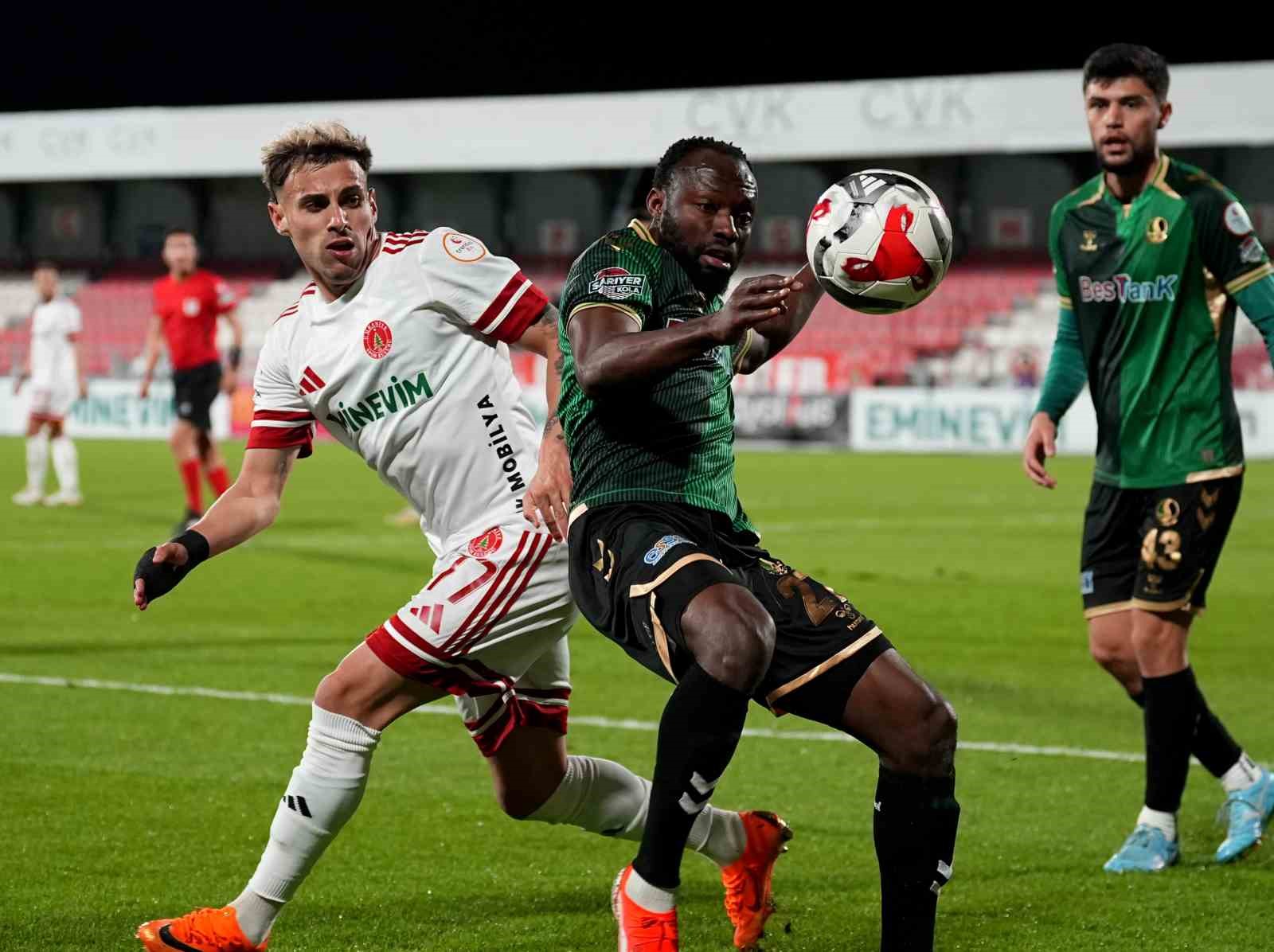 Trendyol 1. Lig: Ümraniyespor: 2 - Sakaryaspor: 0
Trendyol 1. Lig: Ümraniyespor: 2 - Sakaryaspor: 0