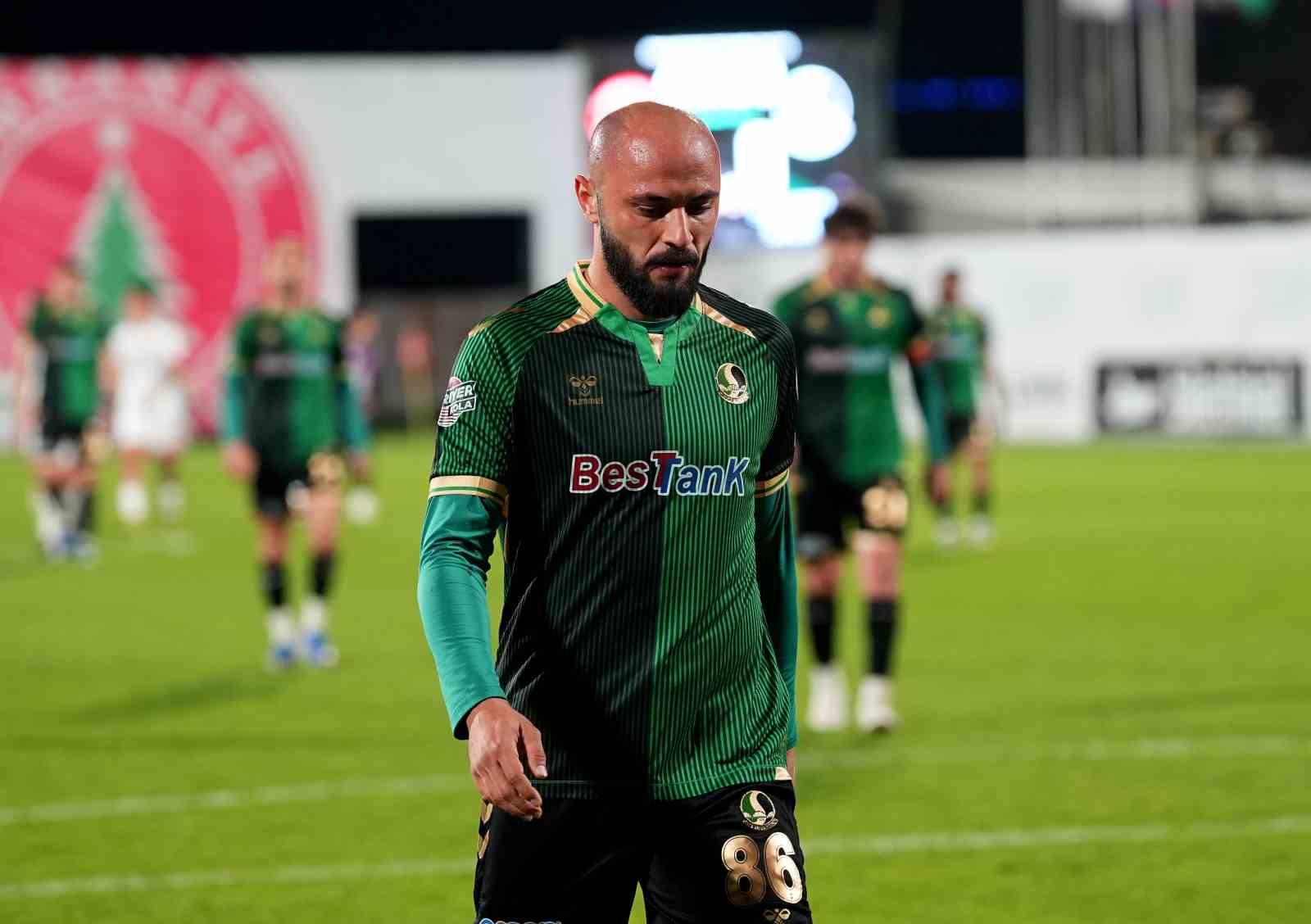 Trendyol 1. Lig: Ümraniyespor: 2 - Sakaryaspor: 0
Trendyol 1. Lig: Ümraniyespor: 2 - Sakaryaspor: 0