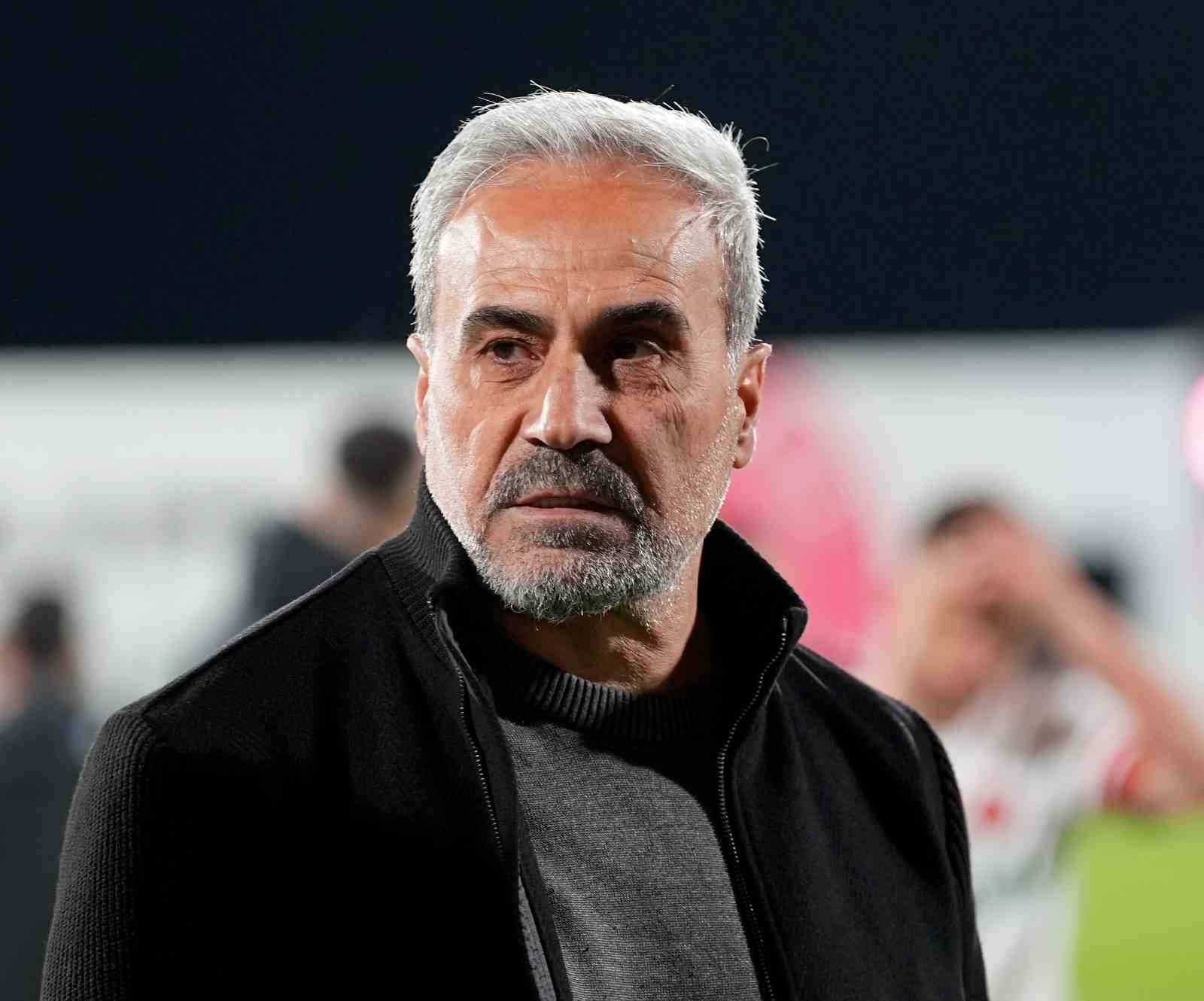 Trendyol 1. Lig: Ümraniyespor: 2 - Sakaryaspor: 0
Trendyol 1. Lig: Ümraniyespor: 2 - Sakaryaspor: 0