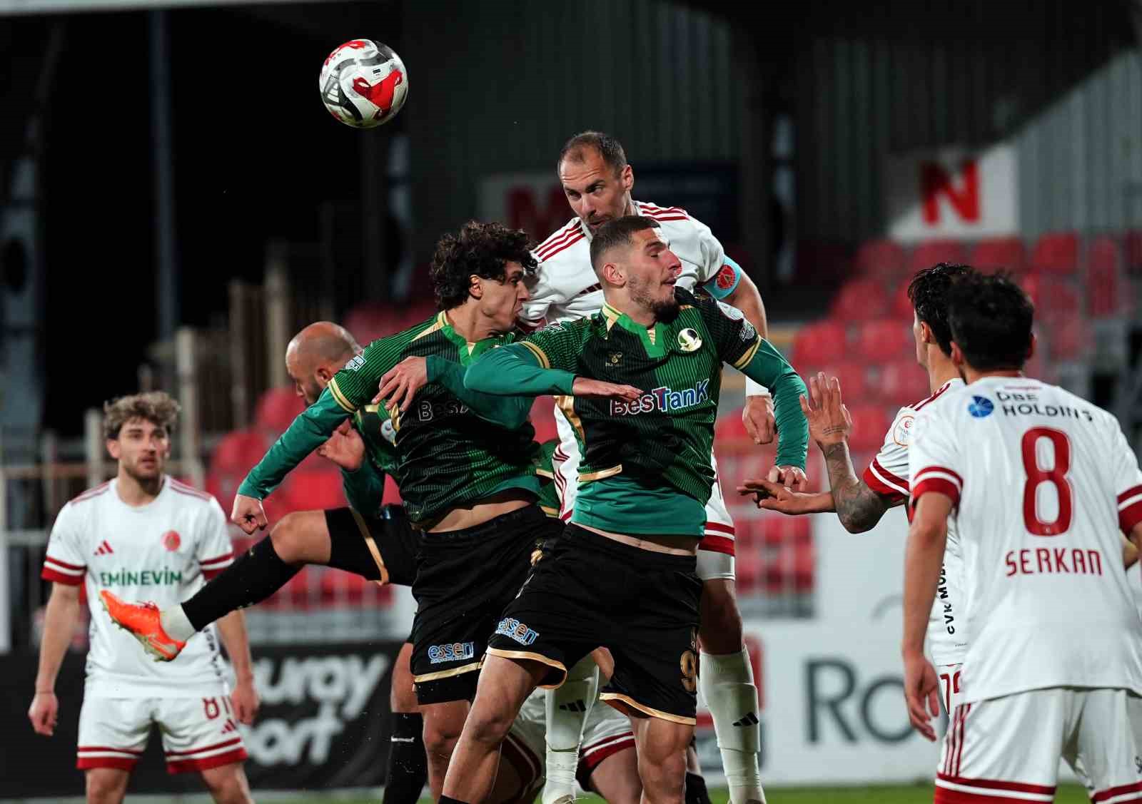 Trendyol 1. Lig: Ümraniyespor: 2 - Sakaryaspor: 0
Trendyol 1. Lig: Ümraniyespor: 2 - Sakaryaspor: 0