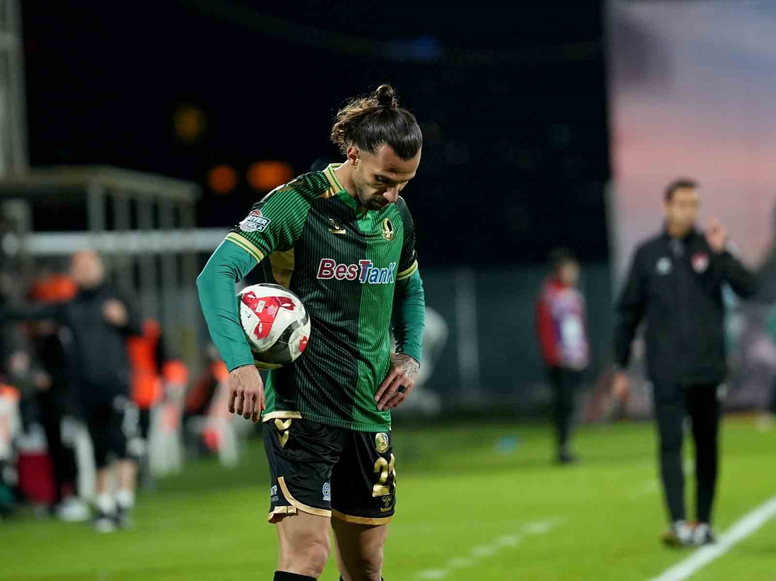 Trendyol 1. Lig: Ümraniyespor: 2 - Sakaryaspor: 0
Trendyol 1. Lig: Ümraniyespor: 2 - Sakaryaspor: 0