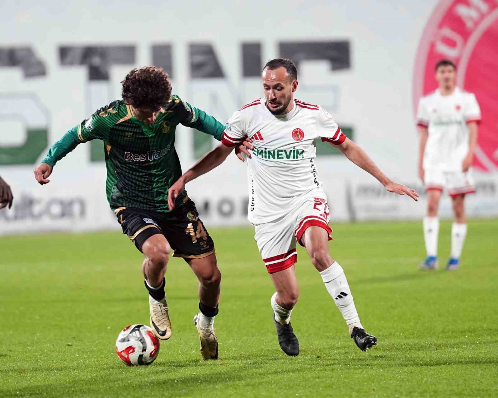 Trendyol 1. Lig: Ümraniyespor: 2 - Sakaryaspor: 0
Trendyol 1. Lig: Ümraniyespor: 2 - Sakaryaspor: 0