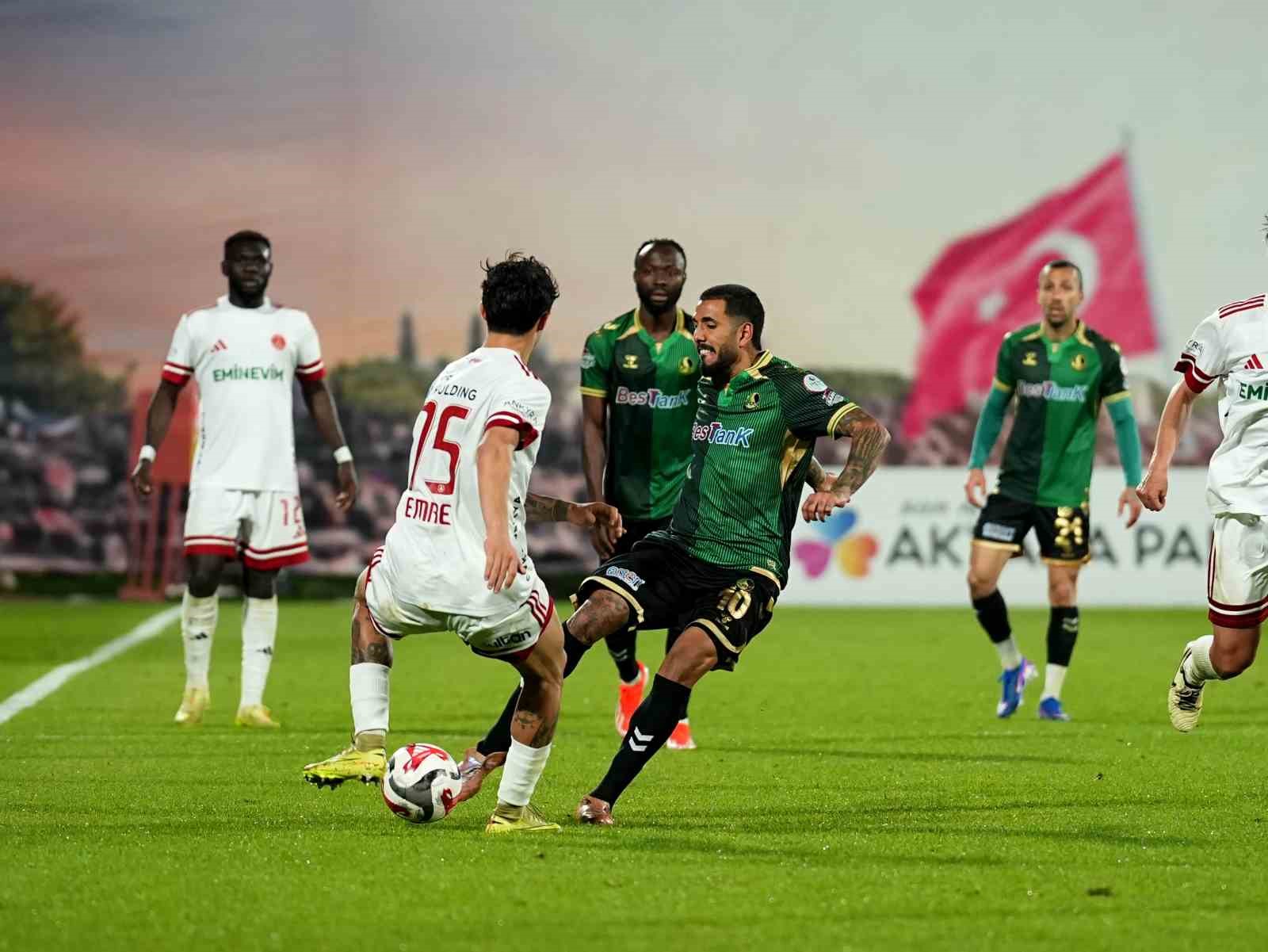 Trendyol 1. Lig: Ümraniyespor: 2 - Sakaryaspor: 0
Trendyol 1. Lig: Ümraniyespor: 2 - Sakaryaspor: 0