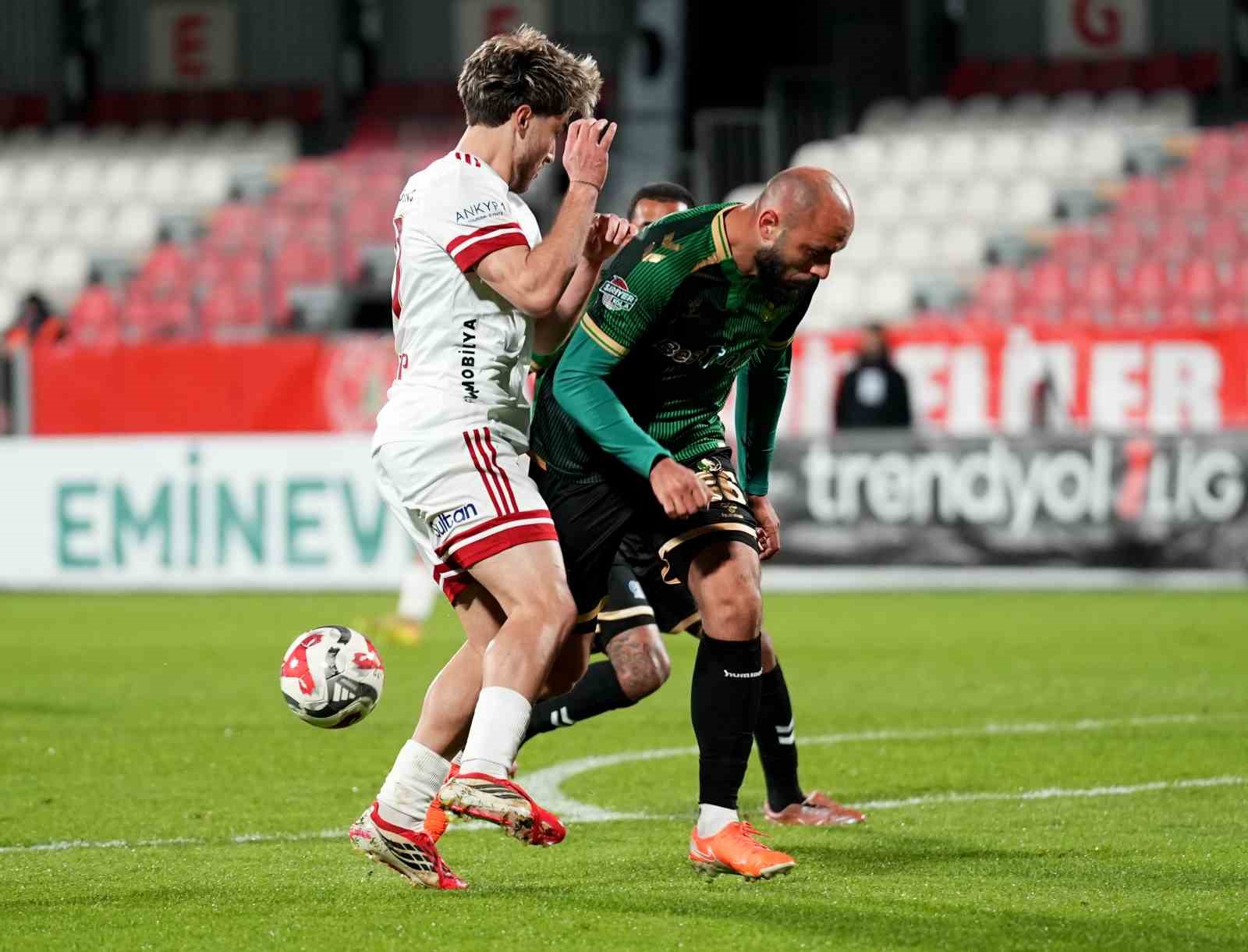 Trendyol 1. Lig: Ümraniyespor: 2 - Sakaryaspor: 0
Trendyol 1. Lig: Ümraniyespor: 2 - Sakaryaspor: 0