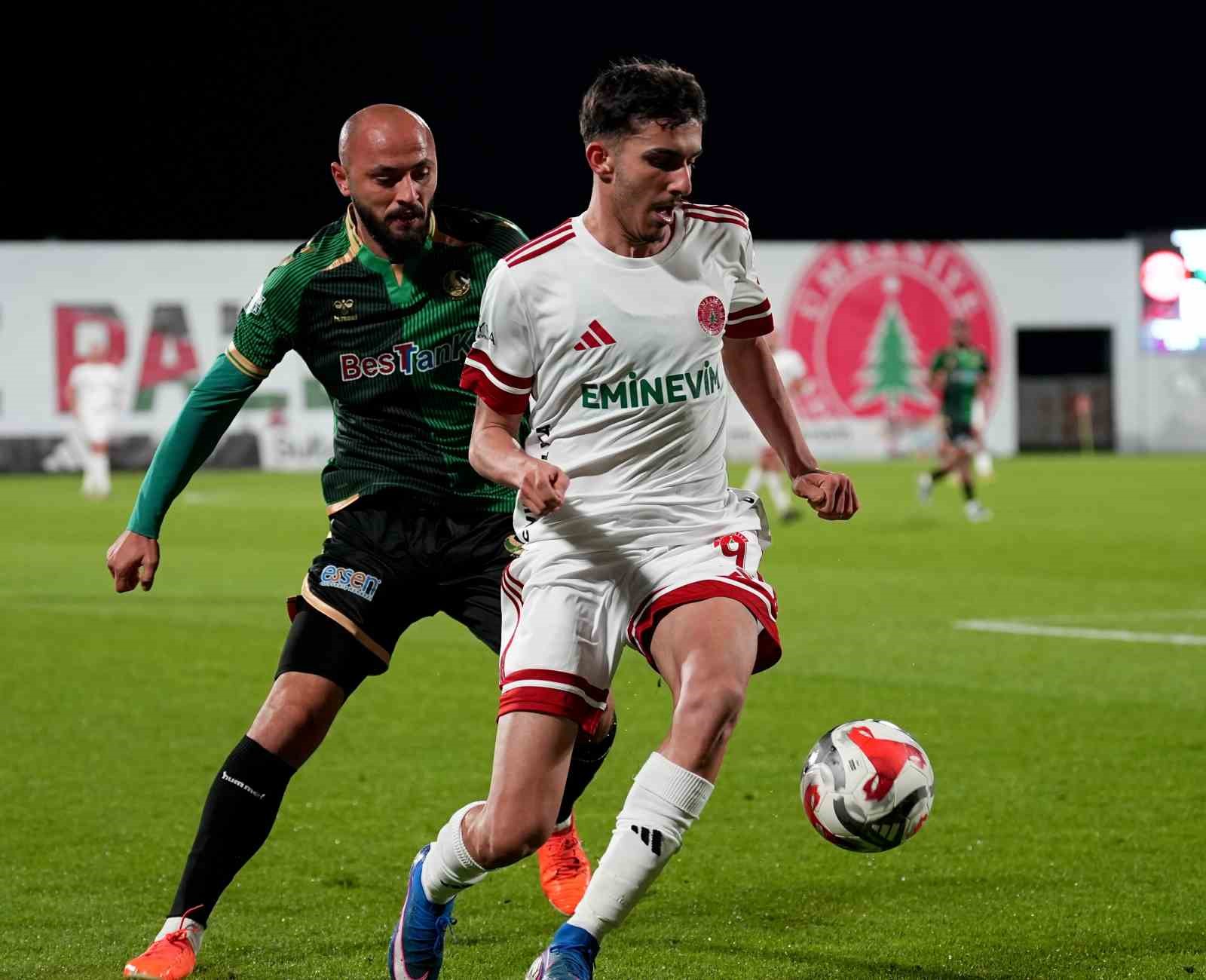 Trendyol 1. Lig: Ümraniyespor: 2 - Sakaryaspor: 0
Trendyol 1. Lig: Ümraniyespor: 2 - Sakaryaspor: 0