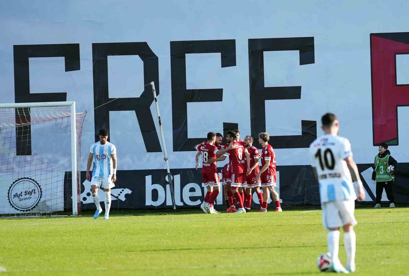 Trendyol 1. Lig: Ümraniyespor: 3 - Erzurumspor FK: 1
