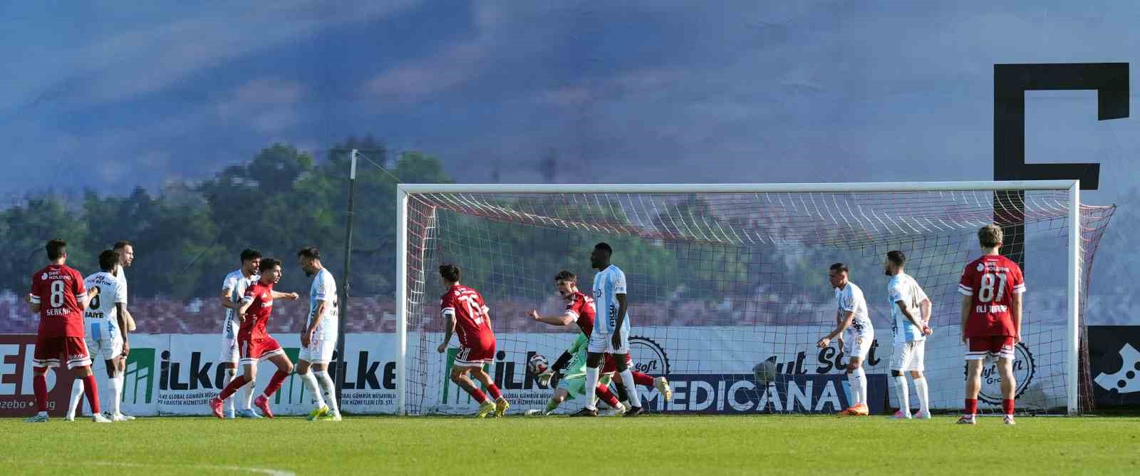 Trendyol 1. Lig: Ümraniyespor: 3 - Erzurumspor FK: 1
