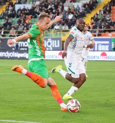 Trendyol Süper Lig: Alanyaspor: 2 - Konyaspor: 1 (Maç sonucu)
