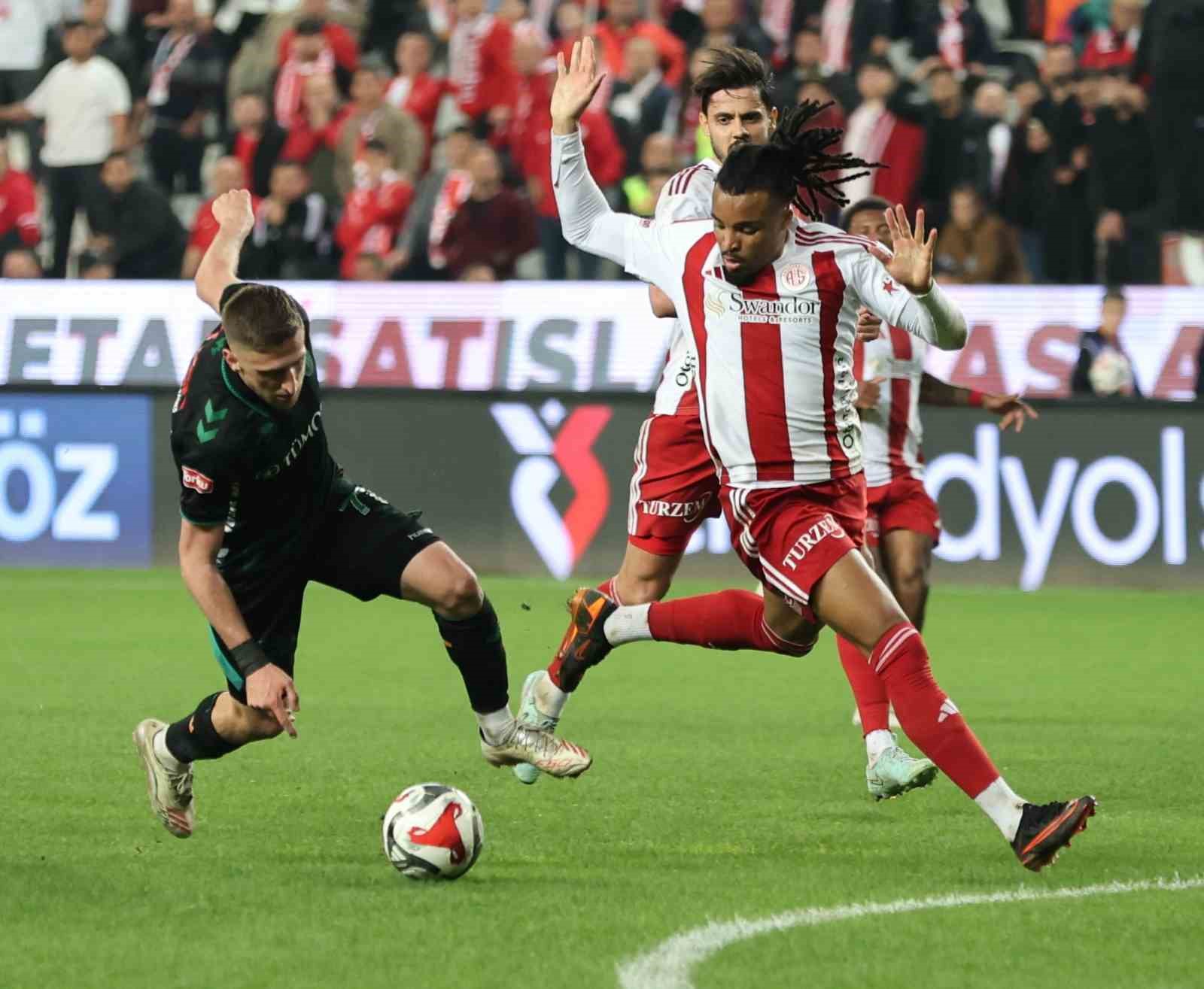Trendyol Süper Lig: Antalyaspor: 0 - Konyaspor: 2 (Maç sonucu)
