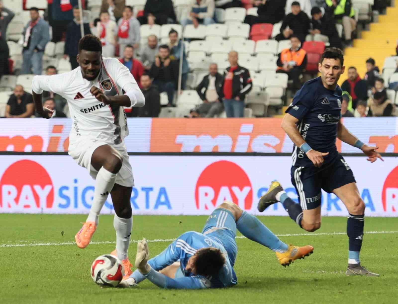 Trendyol Süper Lig: Antalyaspor: 1 - Gaziantep FK: 4 (Maç sonucu)
