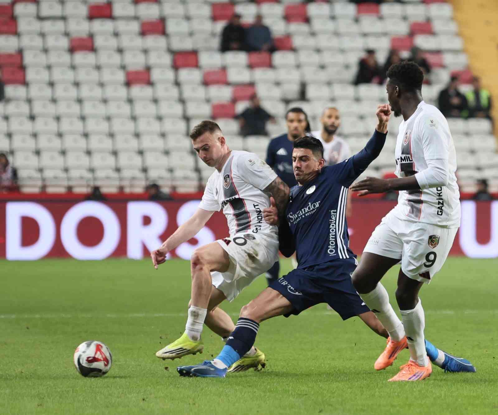 Trendyol Süper Lig: Antalyaspor: 1 - Gaziantep FK: 4 (Maç sonucu)
