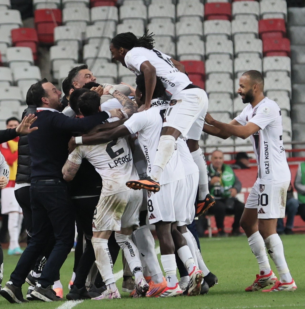 Trendyol Süper Lig: Antalyaspor: 1 - Gaziantep FK: 4 (Maç sonucu)
