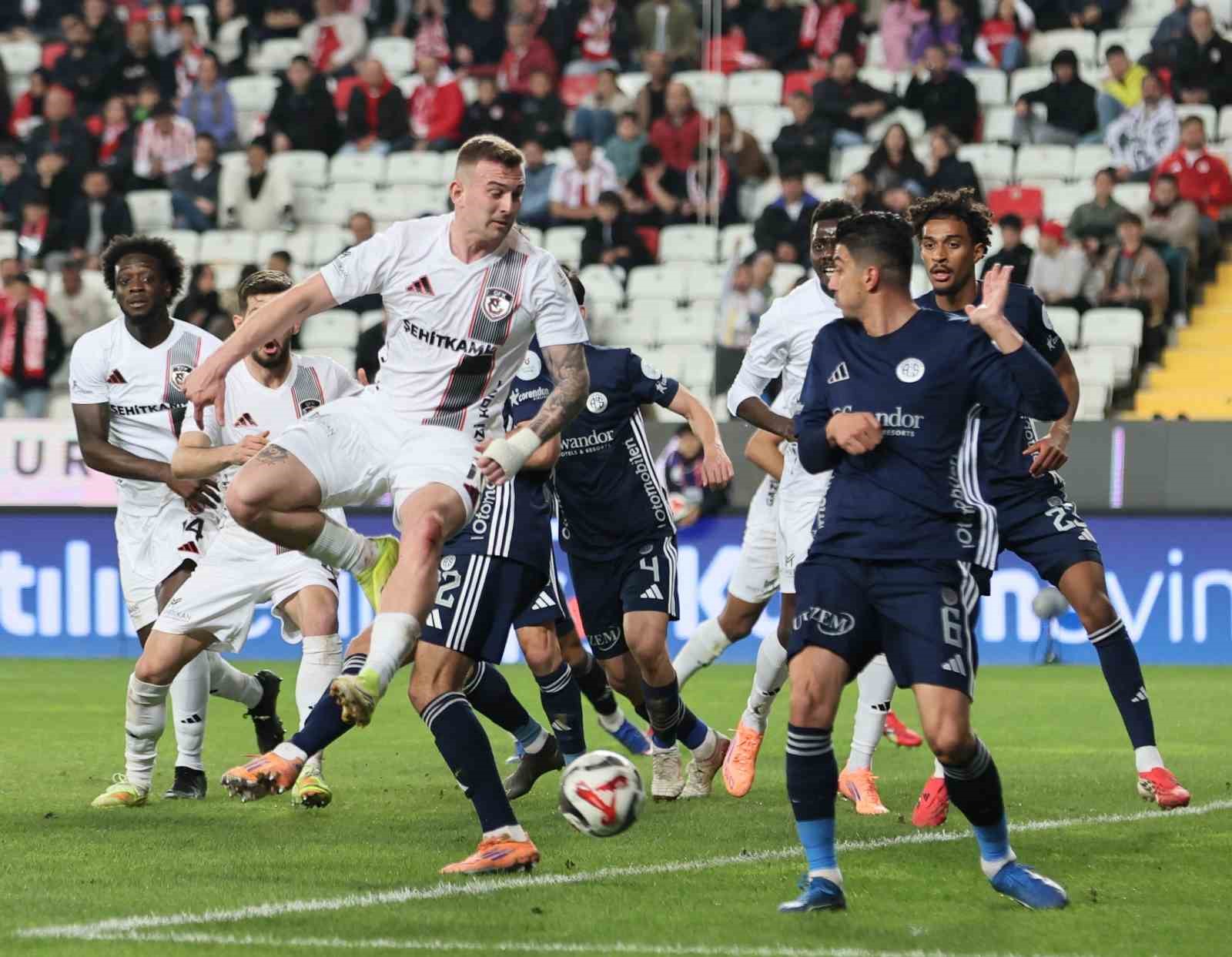 Trendyol Süper Lig: Antalyaspor: 1 - Gaziantep FK: 4 (Maç sonucu)

