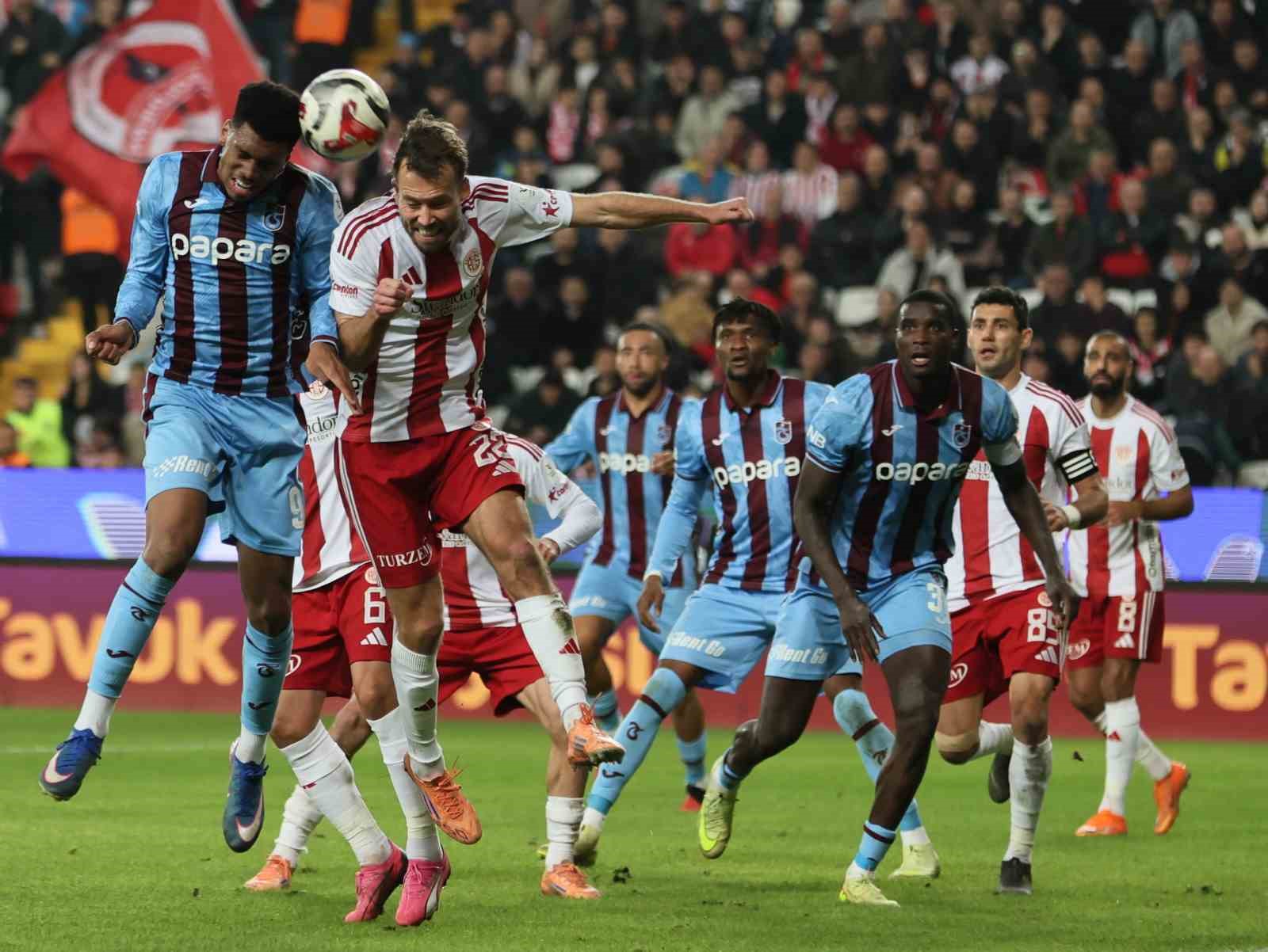 Trendyol Süper Lig: Antalyaspor: 1 - Trabzonspor: 1 (Maç sonucu)
