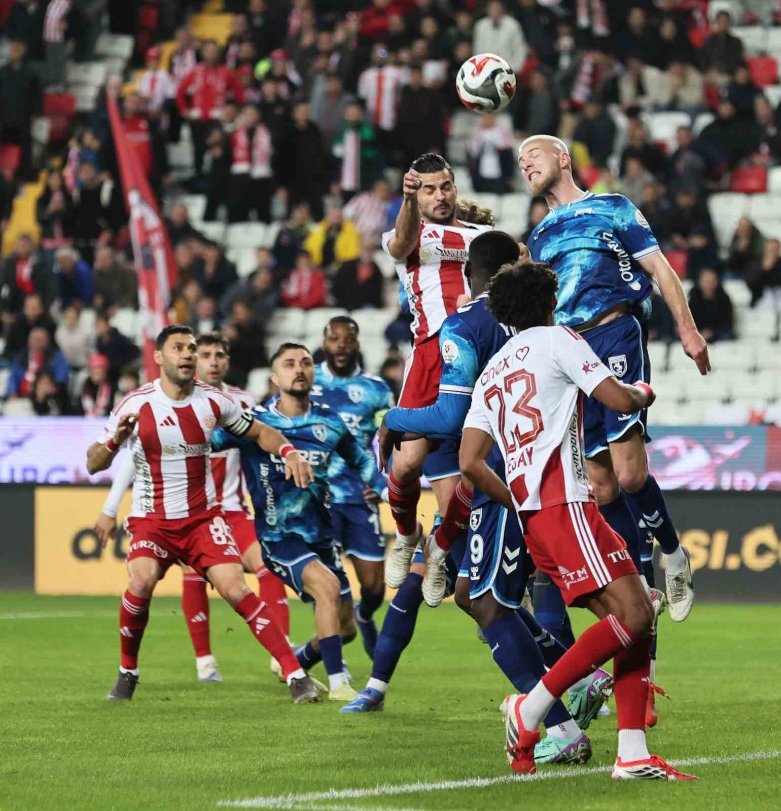 Trendyol Süper Lig: Antalyaspor: 2 - Samsunspor: 0 (İlk yarı)
Trendyol Süper Lig: Antalyaspor: 2 - Samsunspor: 0 (İlk yarı)