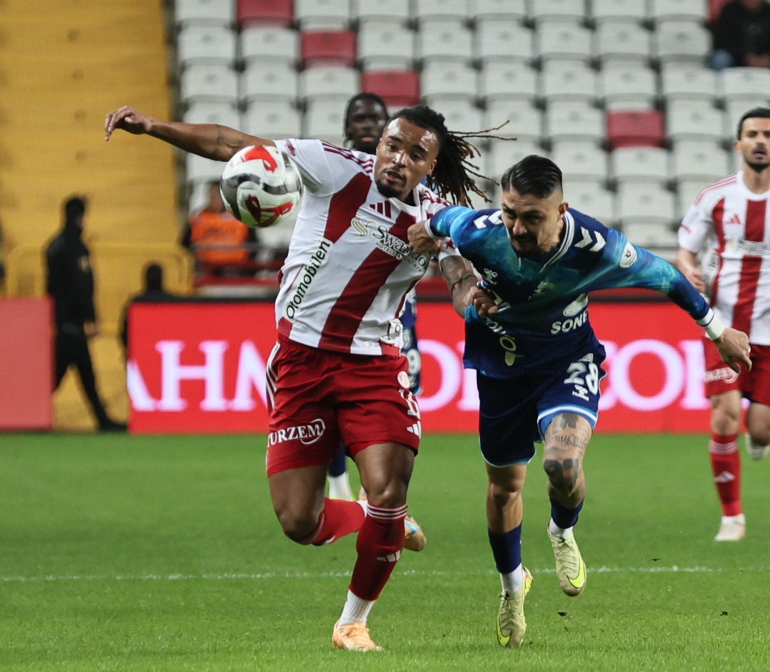 Trendyol Süper Lig: Antalyaspor: 2 - Samsunspor: 0 (İlk yarı)
Trendyol Süper Lig: Antalyaspor: 2 - Samsunspor: 0 (İlk yarı)