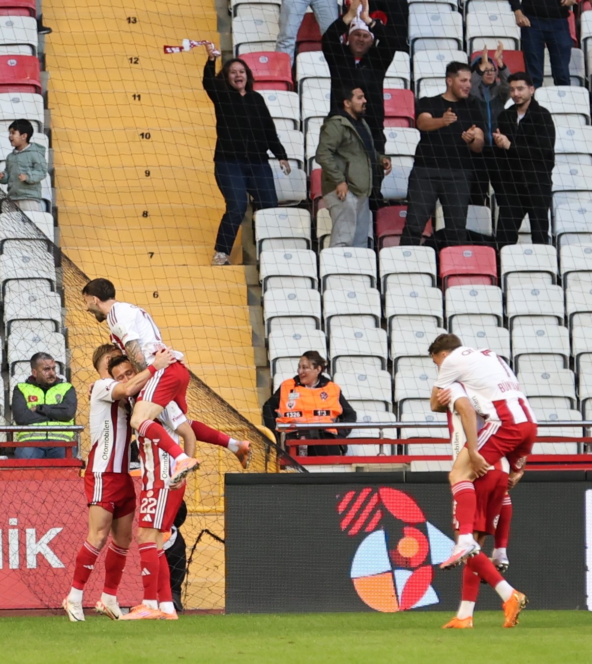Trendyol Süper Lig: Antalyaspor: 3 - Eyüpspor: 0 (Maç sonucu)
Trendyol Süper Lig: Antalyaspor: 3 - Eyüpspor: 0 (Maç sonucu)