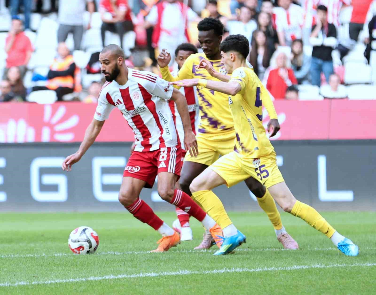 Trendyol Süper Lig: Antalyaspor: 3 - Eyüpspor: 0 (Maç sonucu)
Trendyol Süper Lig: Antalyaspor: 3 - Eyüpspor: 0 (Maç sonucu)